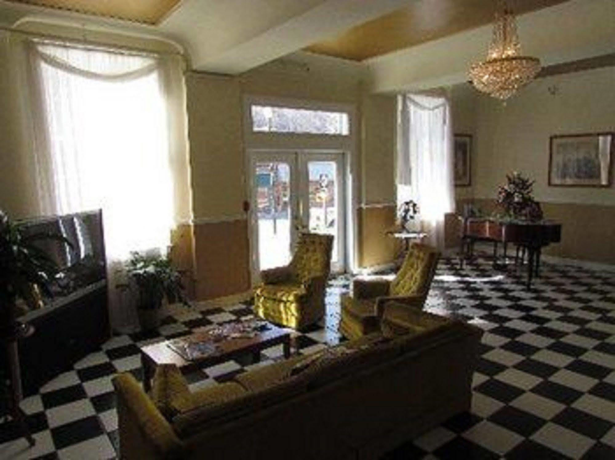 Macarthur Inn Narrows Интерьер фото